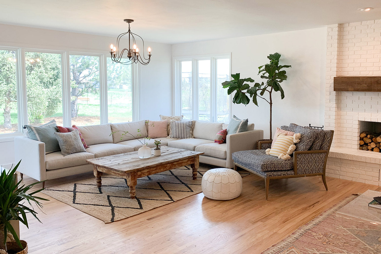 G: Mota 133" x 103" Corner Sectional in Haberdasher Chalk and Thom Cafe legs. Image by @bluejinteriors and @hopehillfarms.