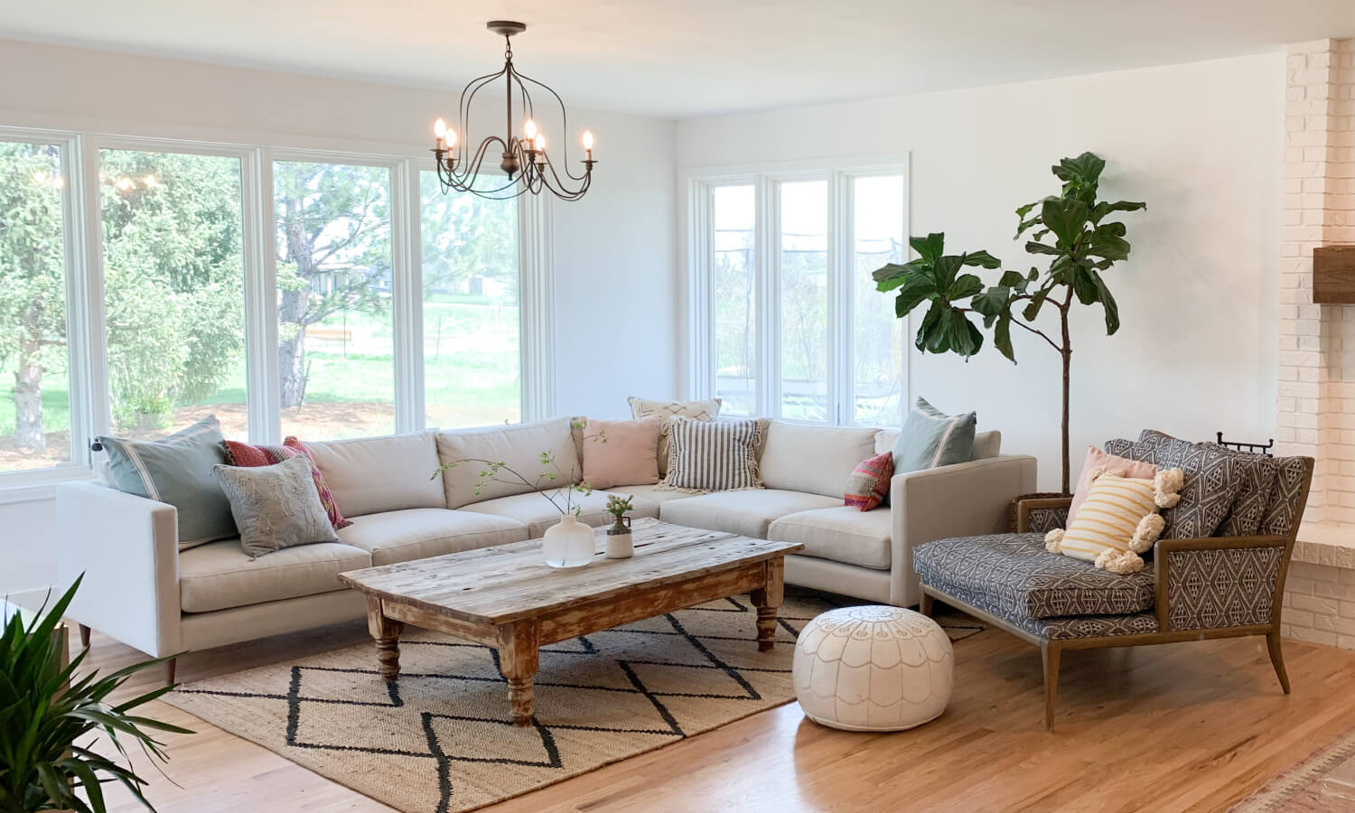 G: Mota 133" x 103" Corner Sectional in Haberdasher Chalk and Thom Cafe legs. Image by @bluejinteriors and @hopehillfarms.