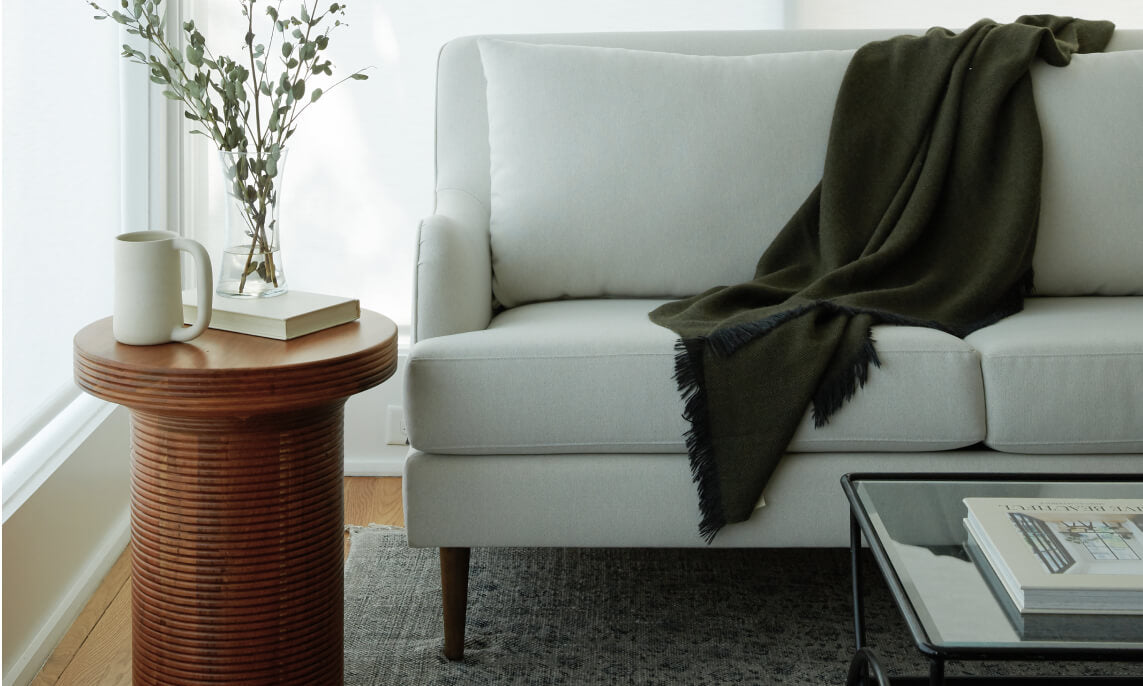 Shown in Texture Oyster Fabric. Image by @lindseabrown